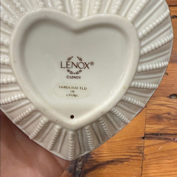 Lenox Ivory Heart-Shaped Florals Ceramic Tea Light Candle Holder - Picture 2 of 8